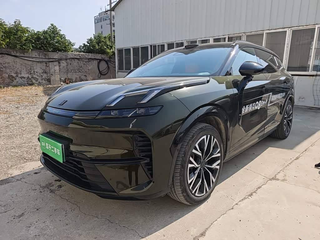 Lynk & Co 08 EM-P