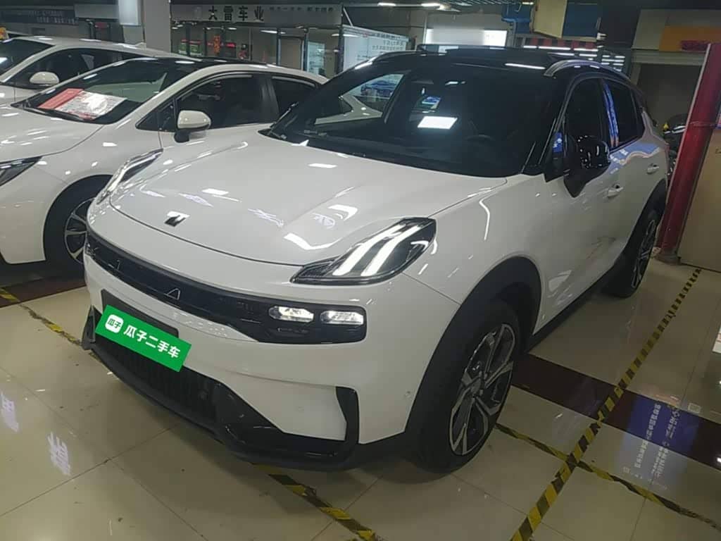 Lynk & Co 06