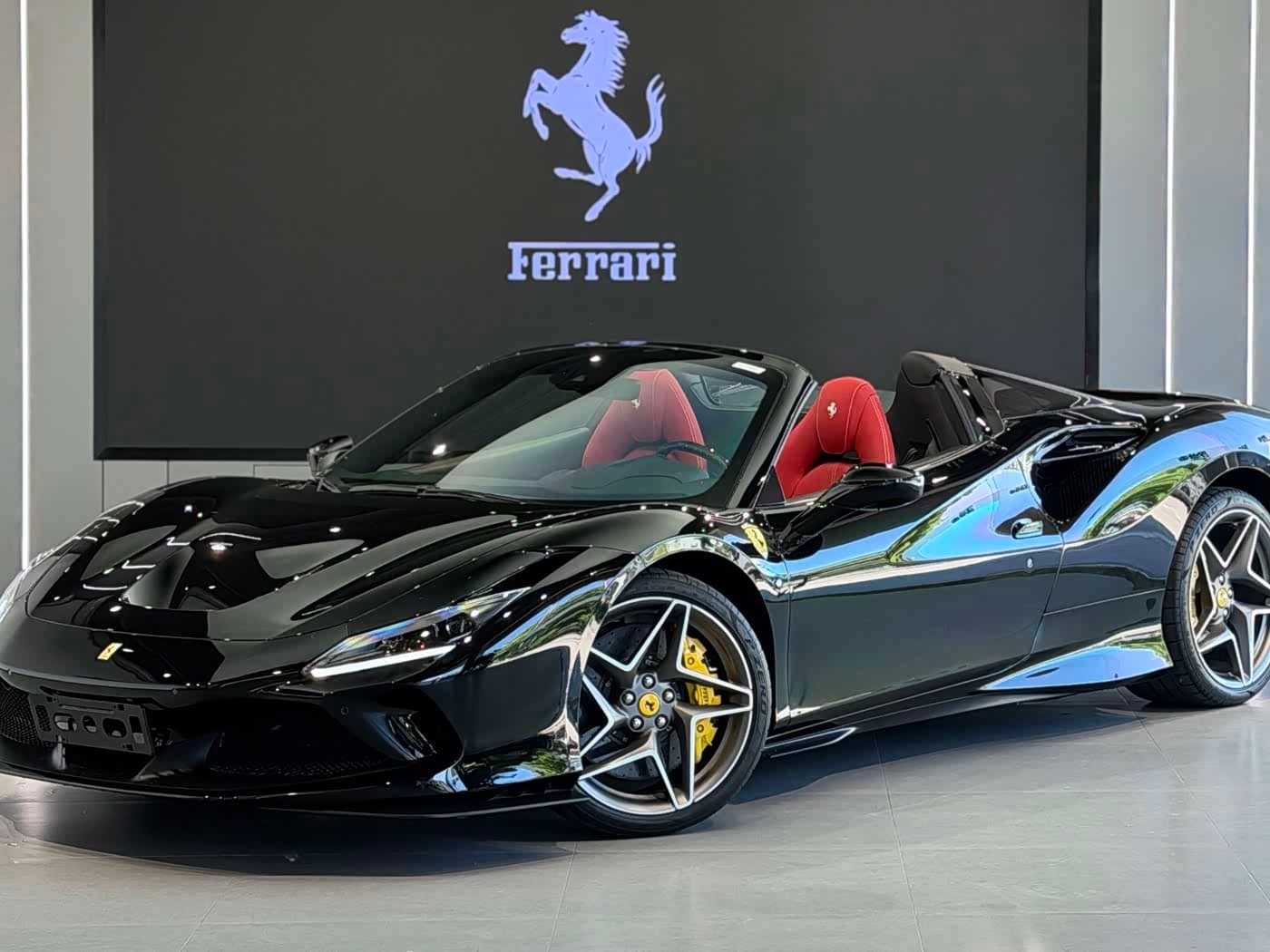 Ferrari F8