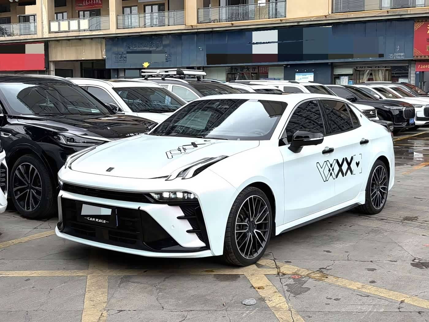 Lynk & Co 03