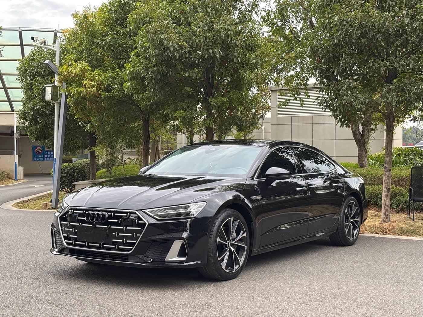 Audi A7L