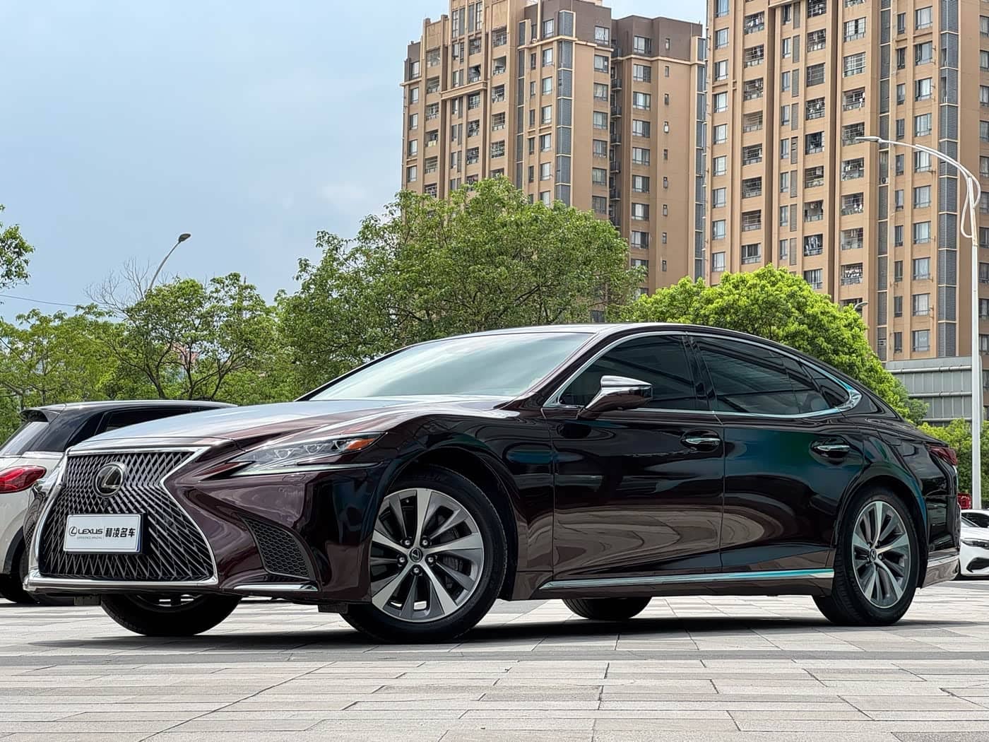 Lexus LS
