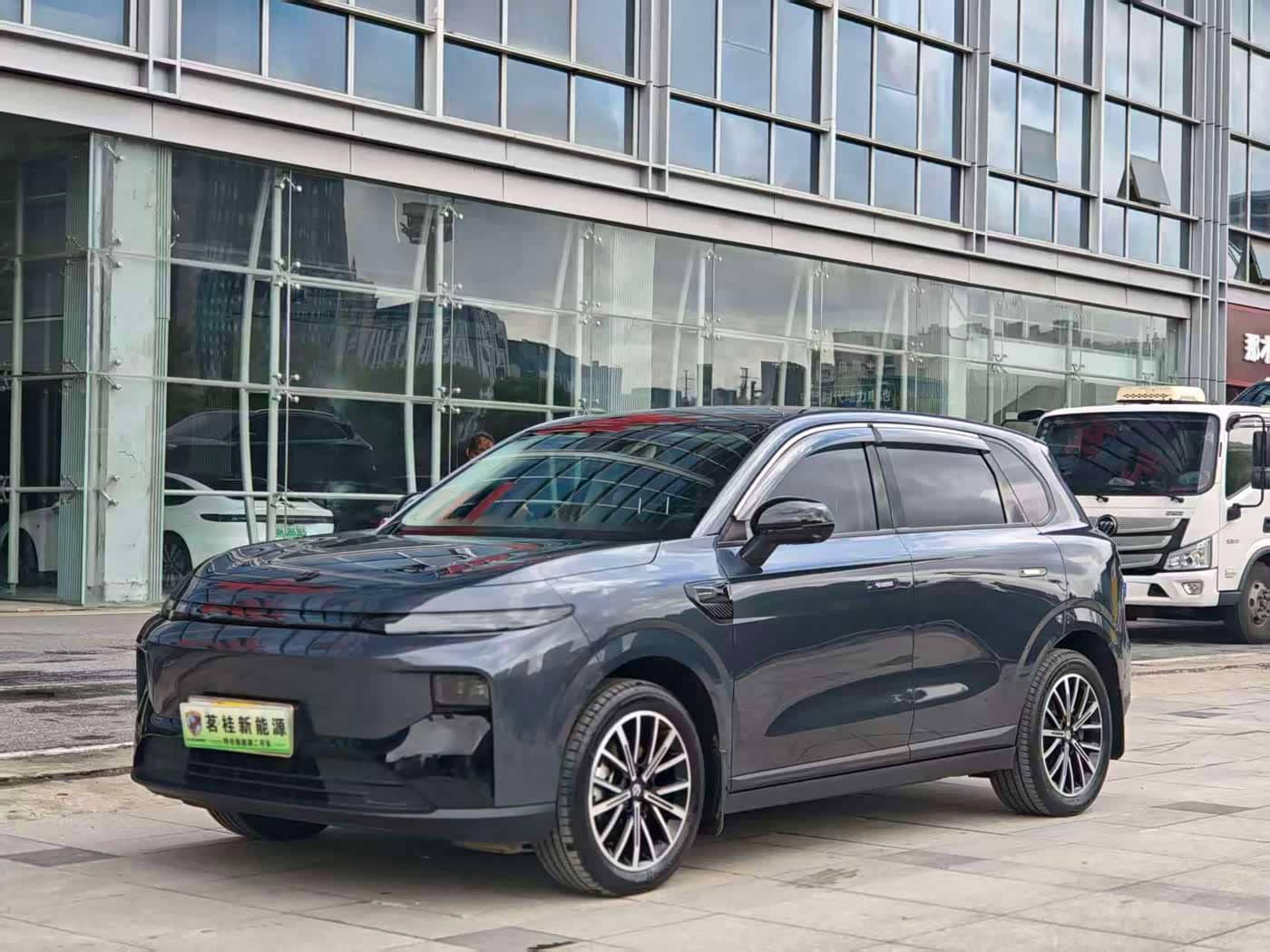 Leapmotor B10