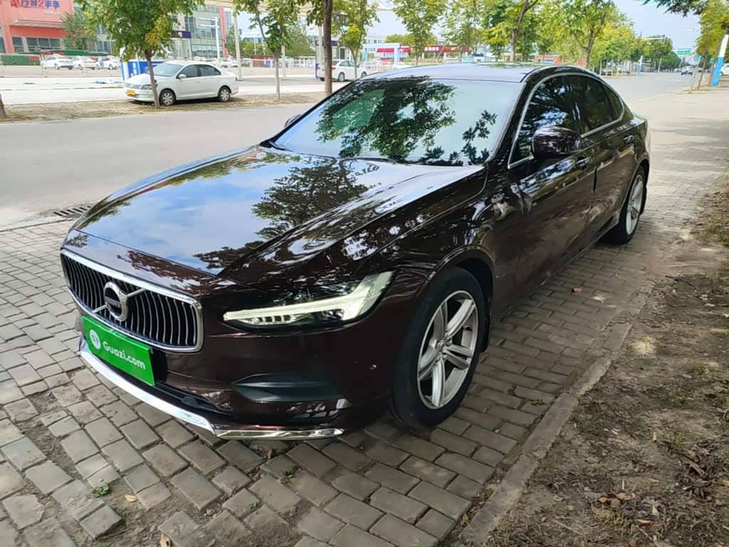Volvo S90