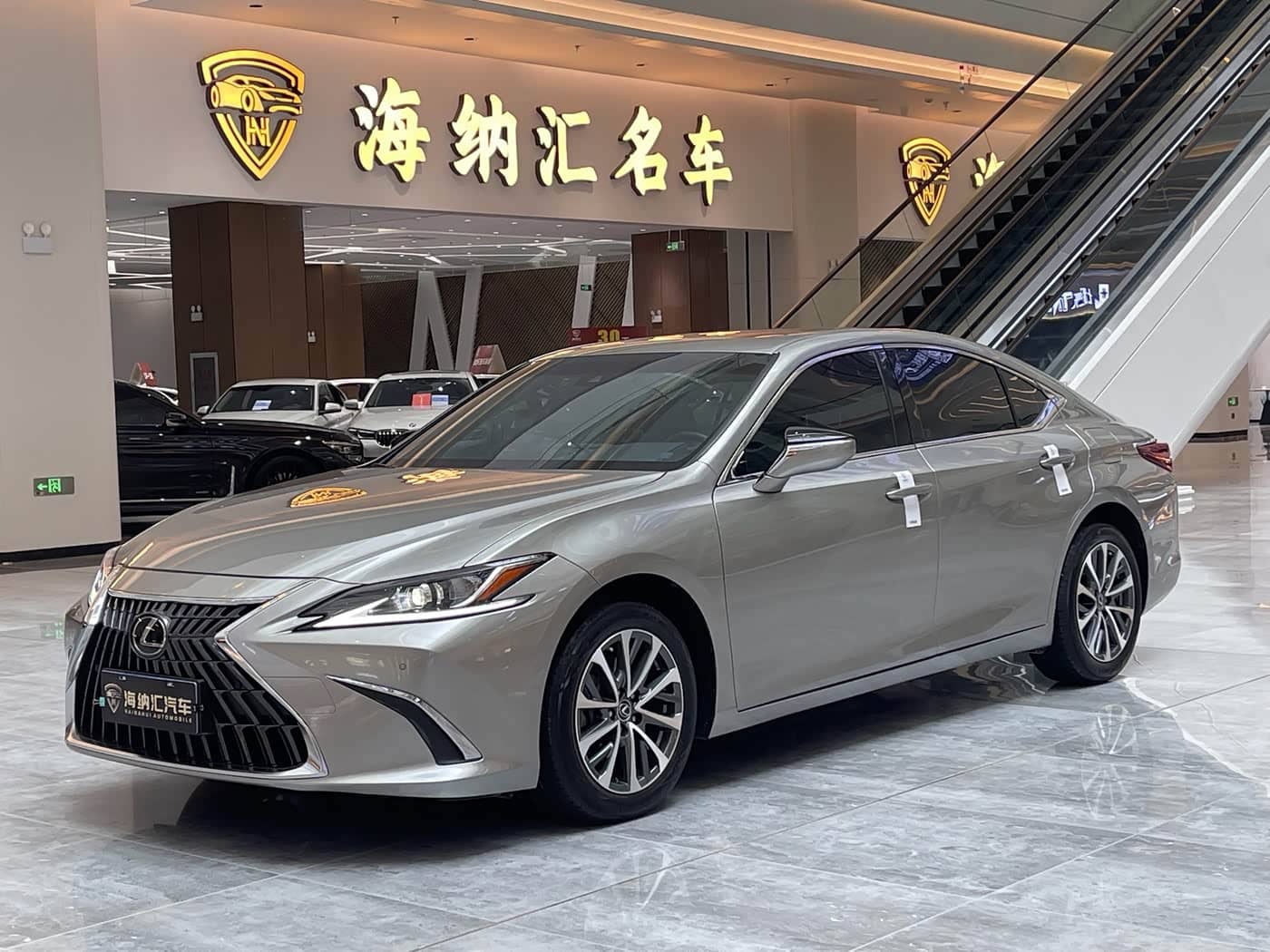 Lexus ES