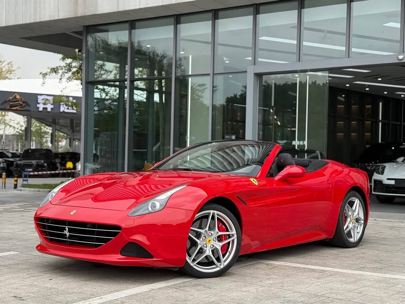 Ferrari California T