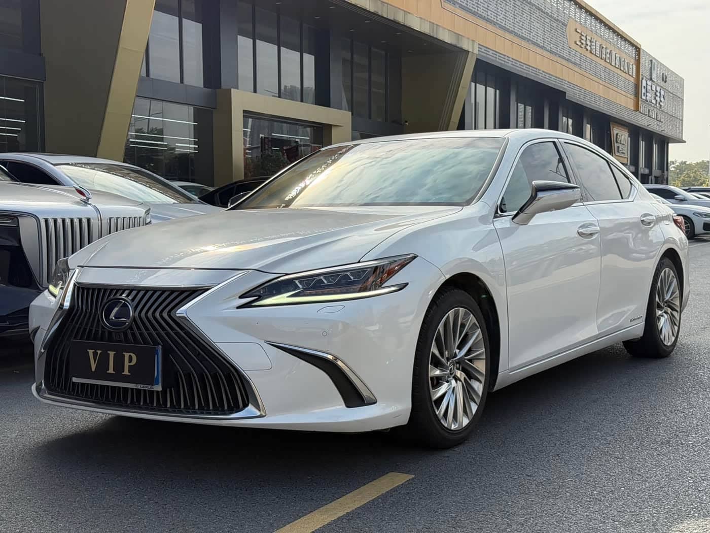 Lexus ES
