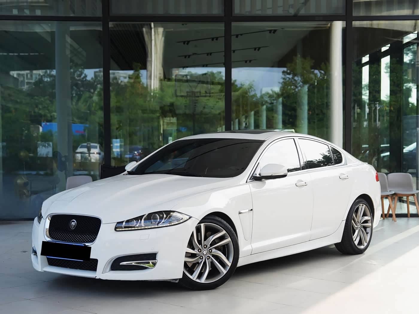 Jaguar XF