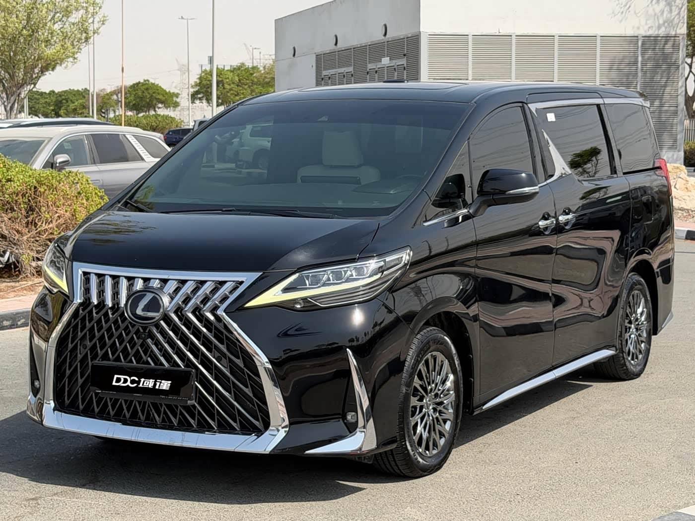 Lexus LM