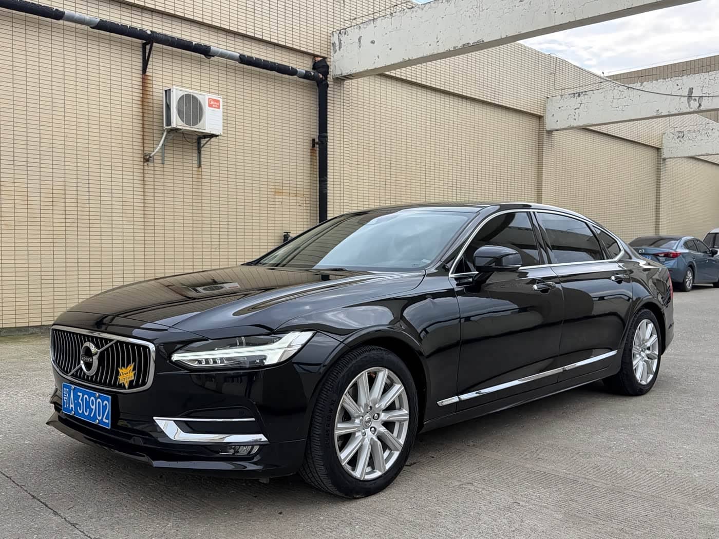 Volvo S90
