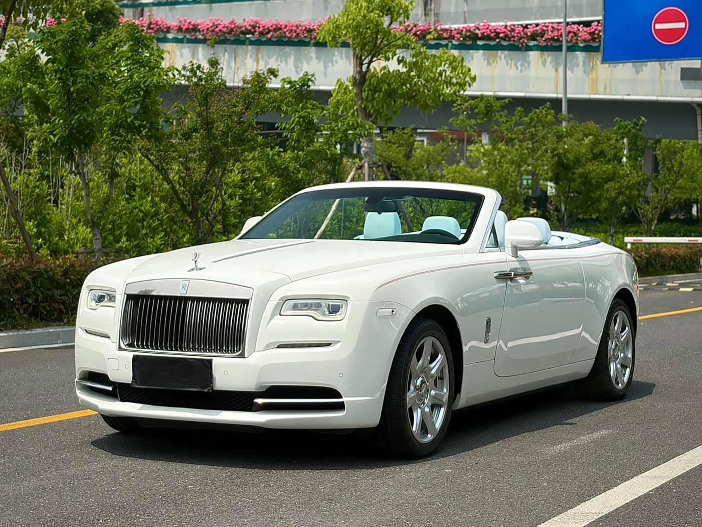 Rolls-Royce Dawn