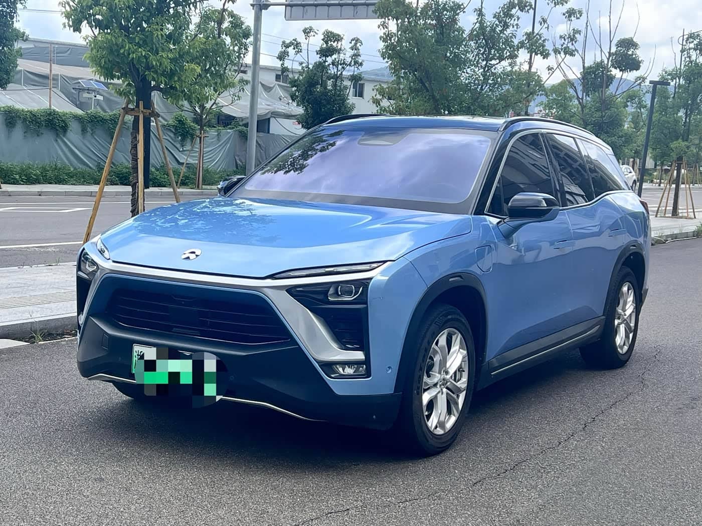 NIO ES8