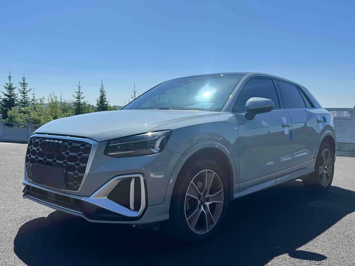 Audi Q2L