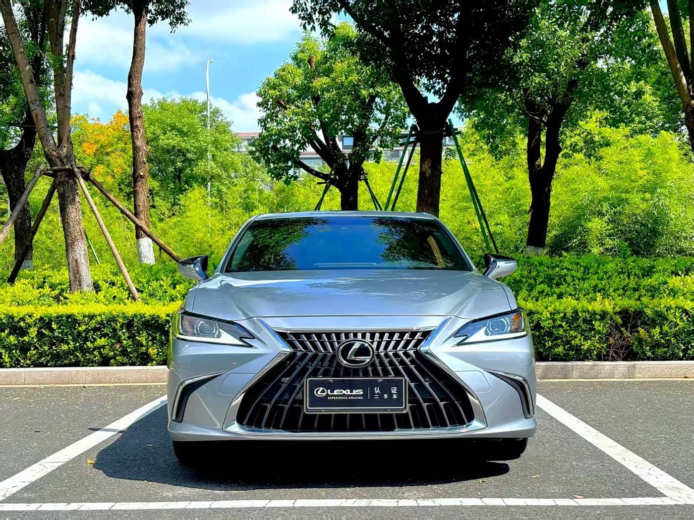 Lexus ES