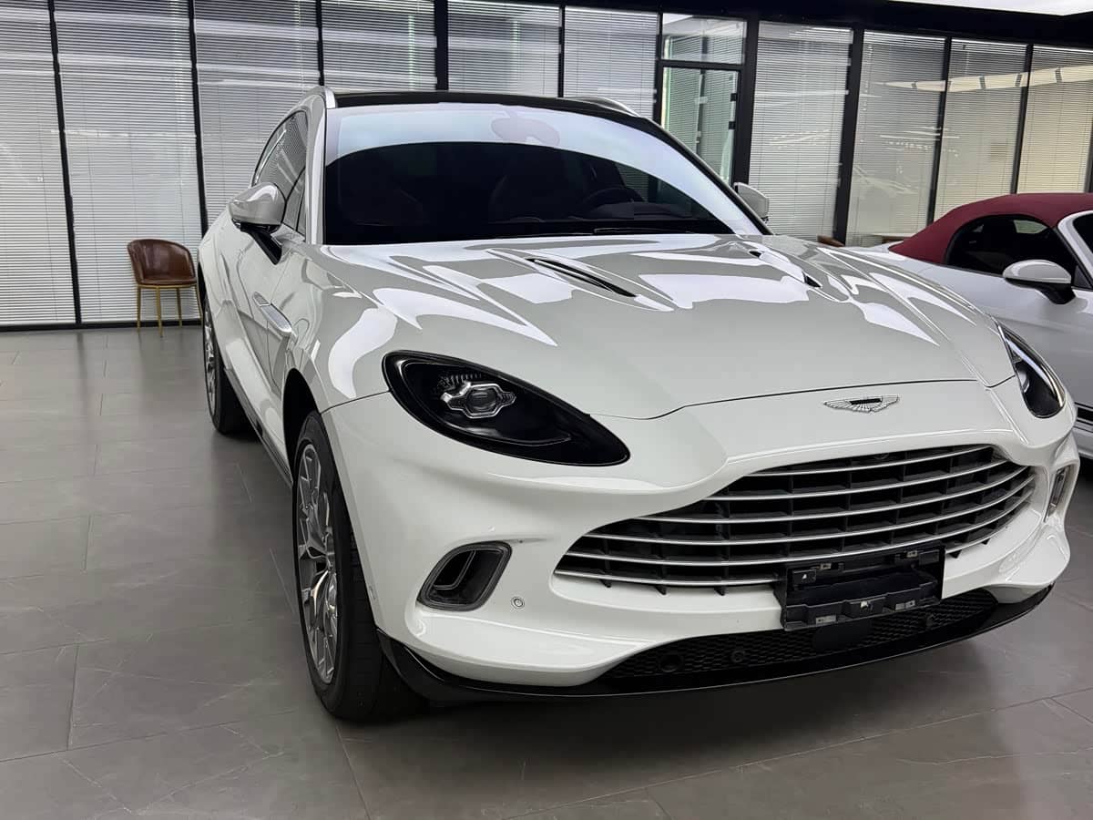 Aston Martin DBX