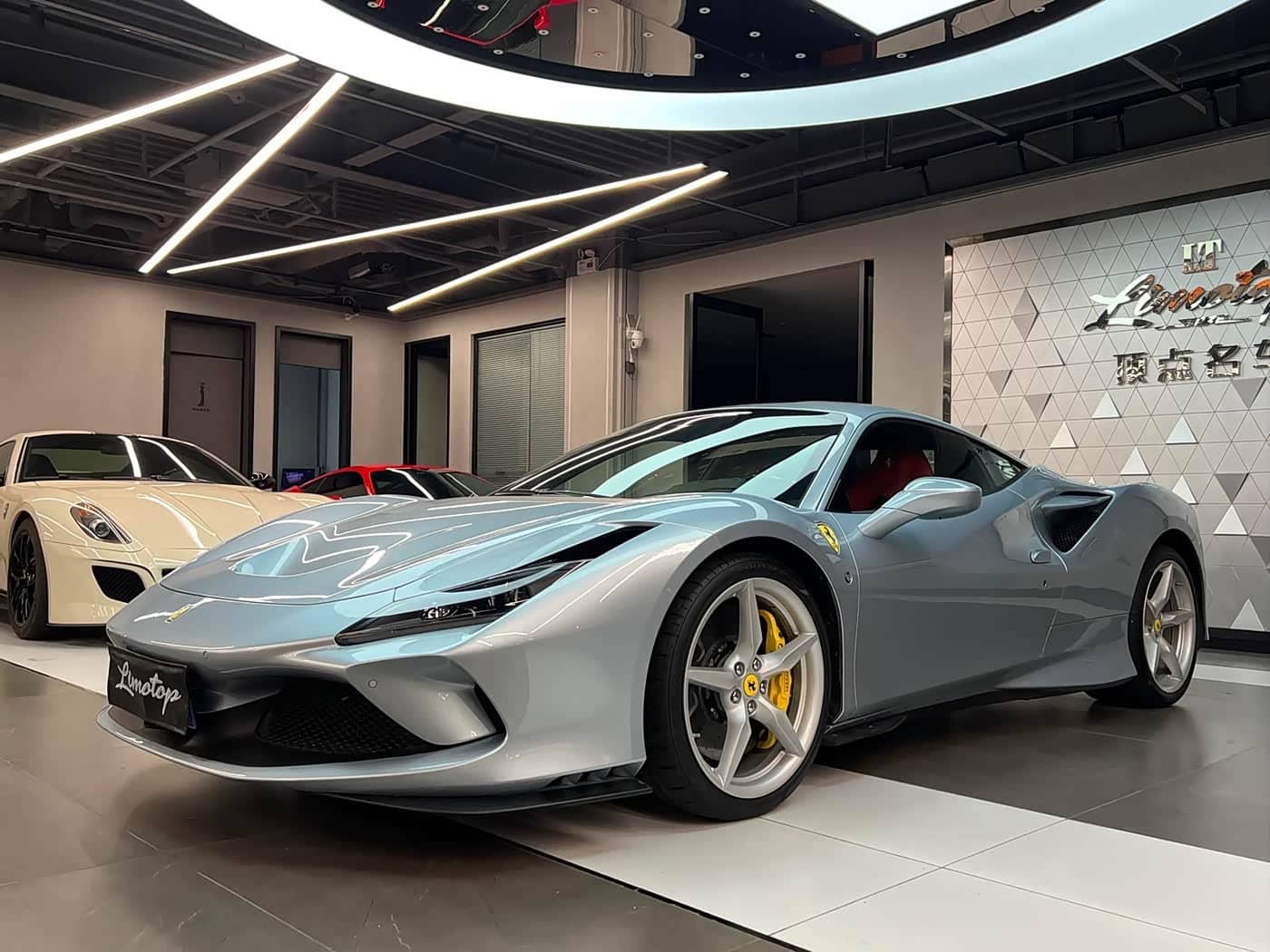 Ferrari F8