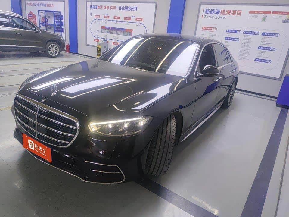 Mercedes-Benz S-Class