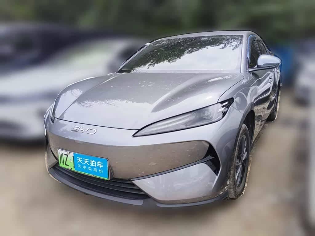 BYD e7