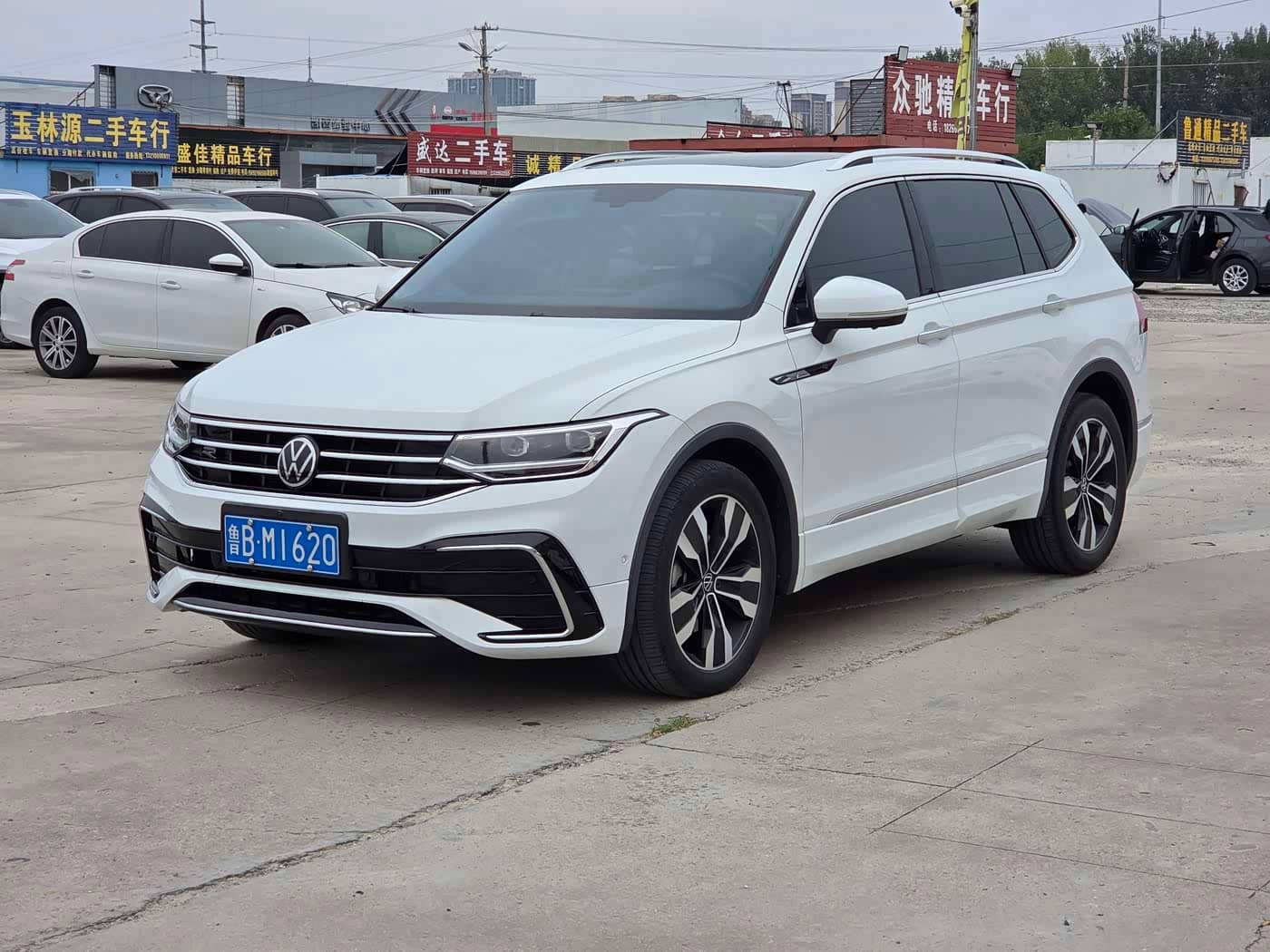 Volkswagen Tiguan L