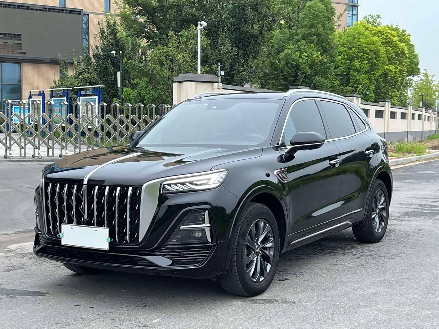 Hongqi HS5