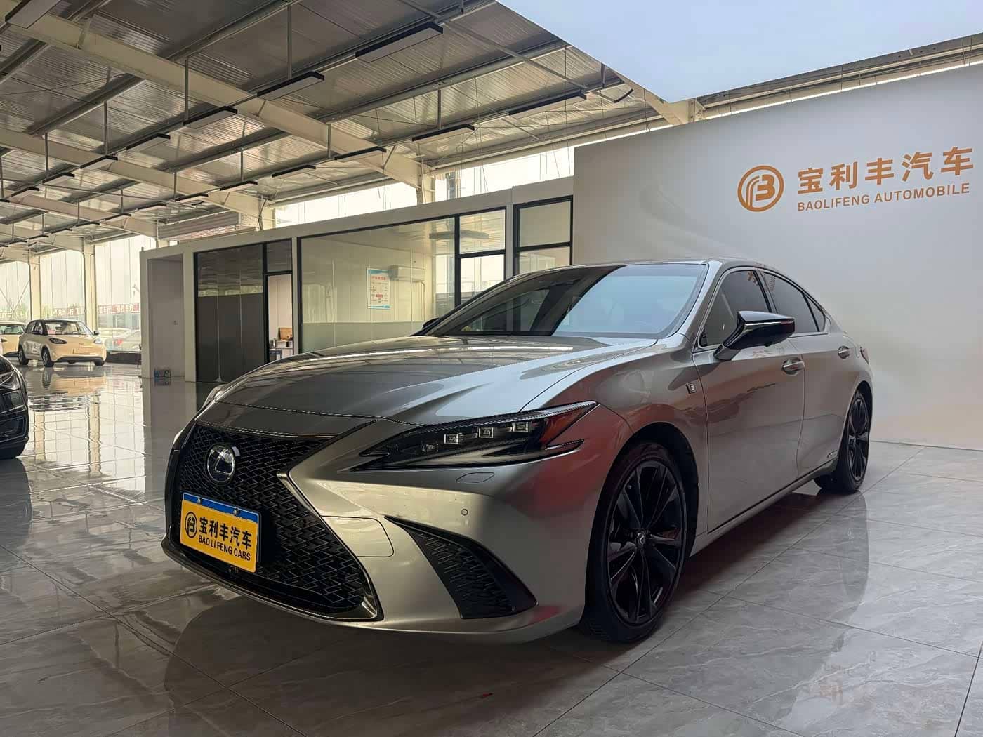 Lexus ES