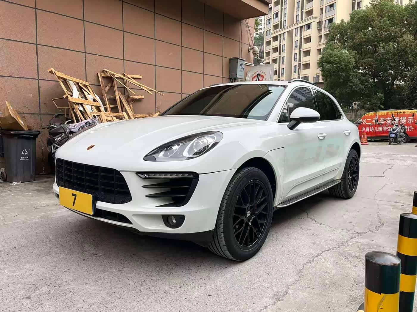 Porsche Macan