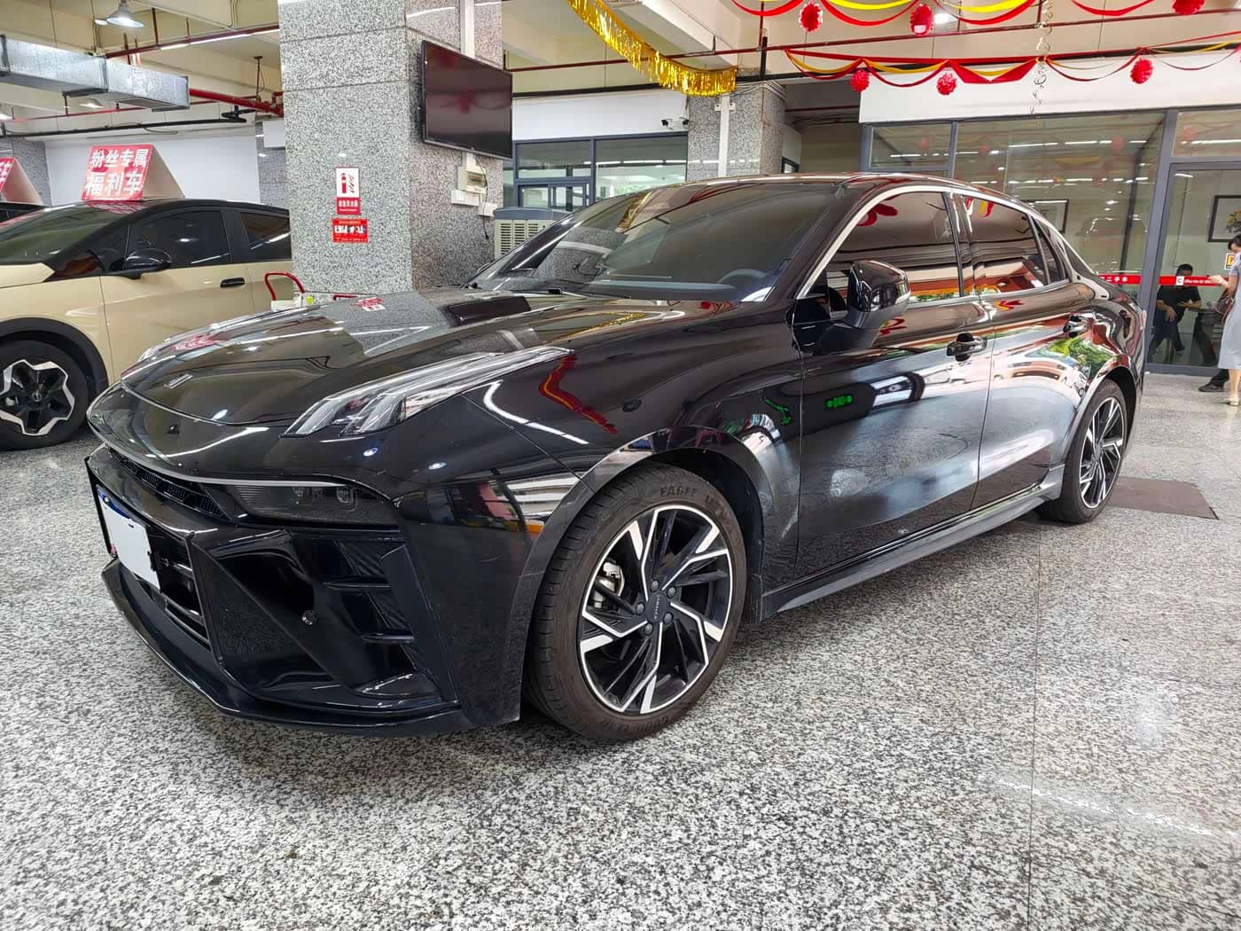 Lynk & Co 03