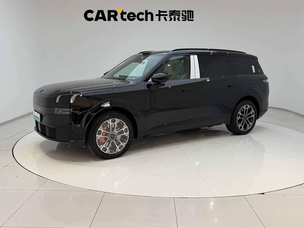 Lynk & Co 900