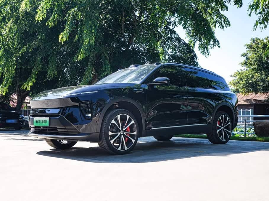 NIO ES8