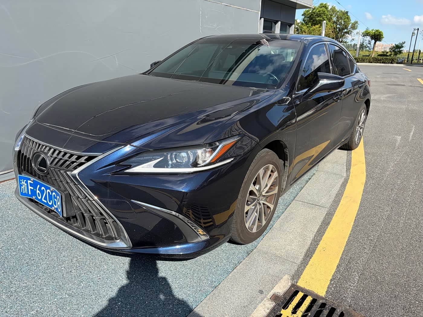 Lexus ES