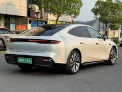 Geely galaxy e8 7