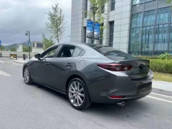 Mazda 3 4